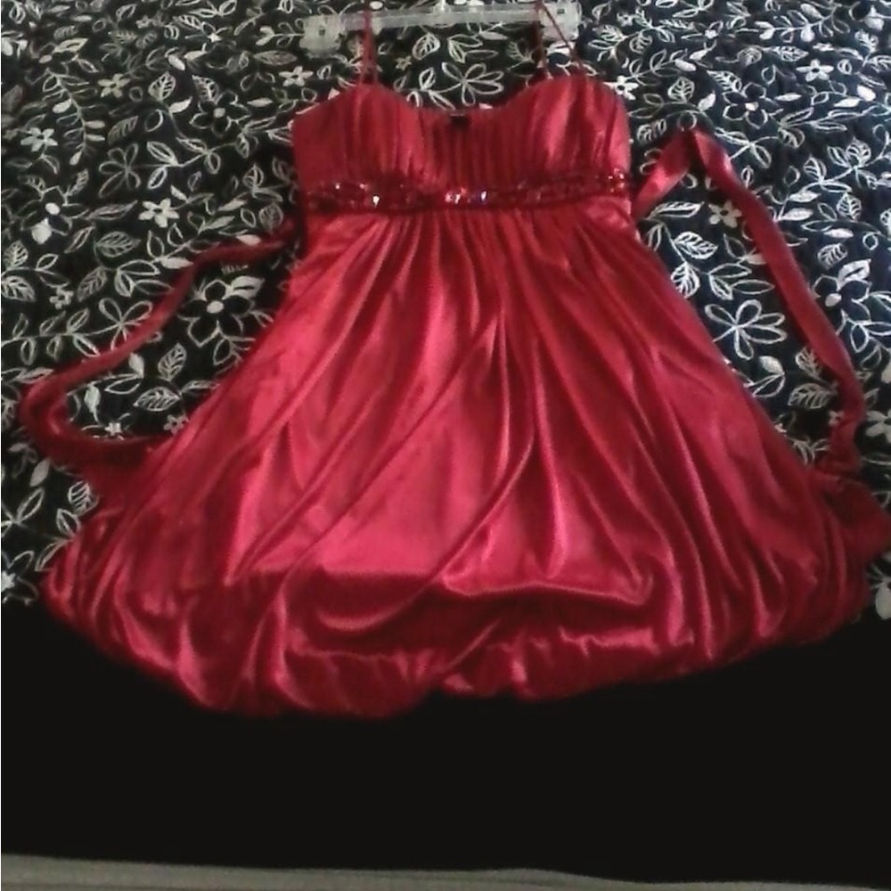 Red formal dress - Picture 2 of 2